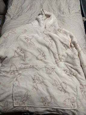 La Vie en Rose Over Sized White Plush Hoodie with Bunny Print